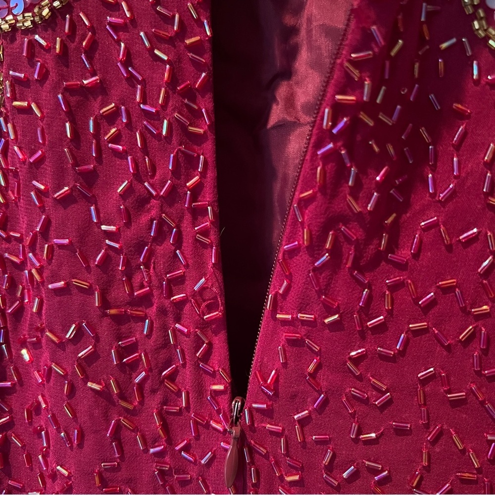 Vintage Peak Sequined Beaded Keyhole Invisible Zipper Lined Silk Dress - Picture 14 of 16